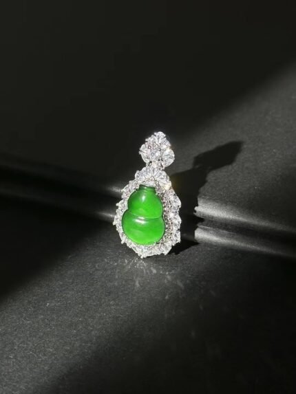 myglowjewels Natural Jadeite Pendant Necklace,S925 Silver Pendant,Healing Jewelry,Women’s Pendant Necklaces, Fashion Jewelry